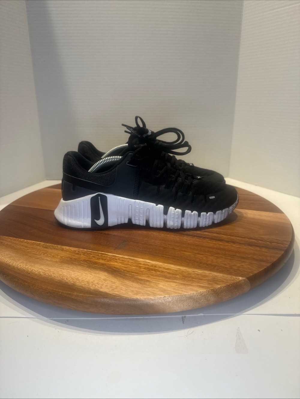 Nike Free Metcon 5 Black White DV3950-001 Women's Size 7.5 Training Shoes